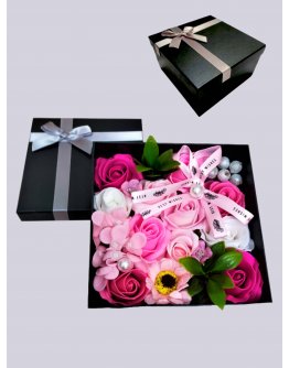 Подарочная коробка: мыльные цветы 